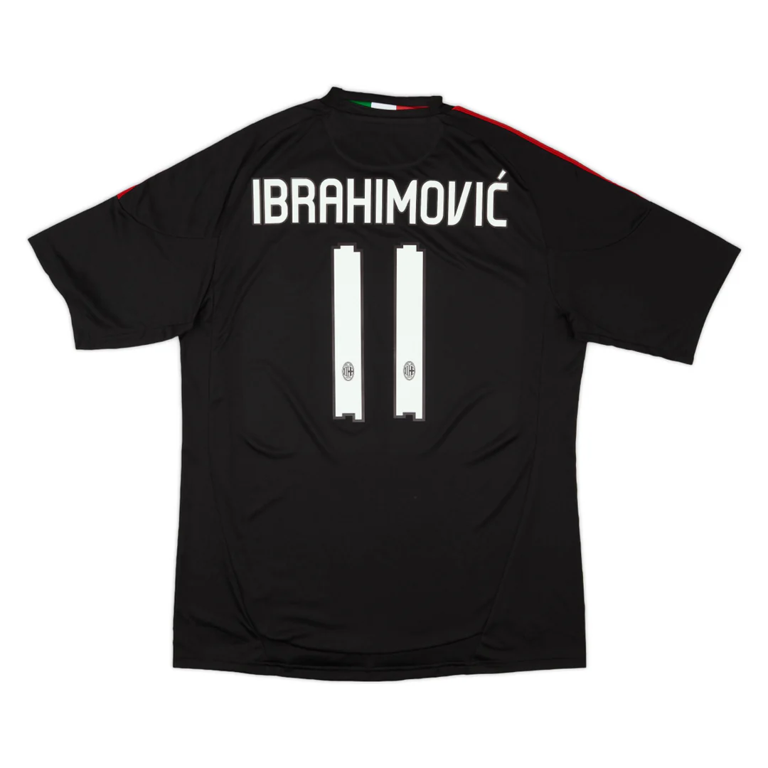 2010-11 AC Milan Away Kit