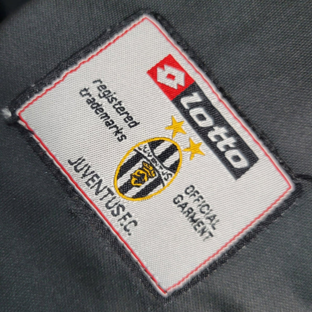 Juventus Alternative 01/02